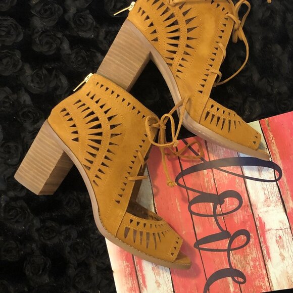 Vince Camuto Lace-up Booties - Picture 3 of 14